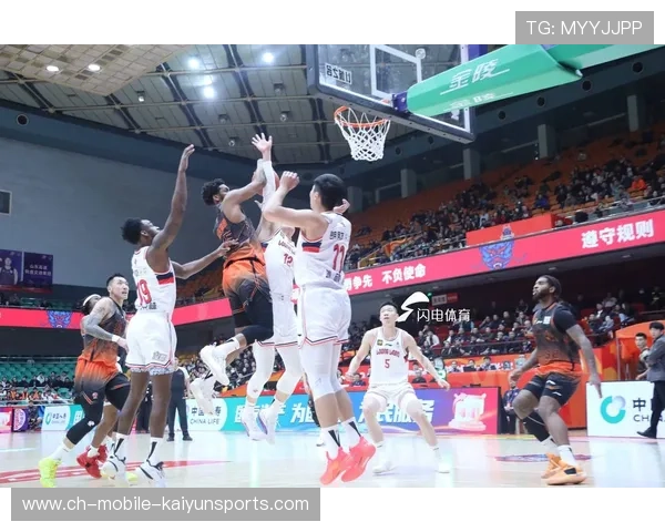 CBA山西通过连续分球扩大优势,现场瞬间爆响