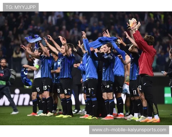 AC米兰通过团队配合完成多次推进,前场选择增加